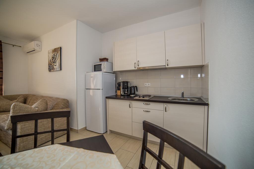 Apartments Kati オミシュ エクステリア 写真