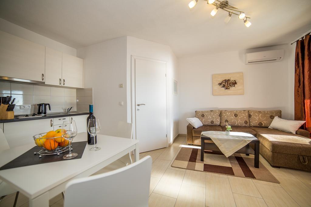 Apartments Kati オミシュ エクステリア 写真